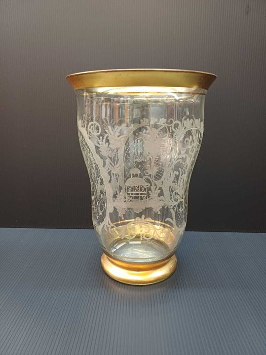 Jarra Antiga em Vidro