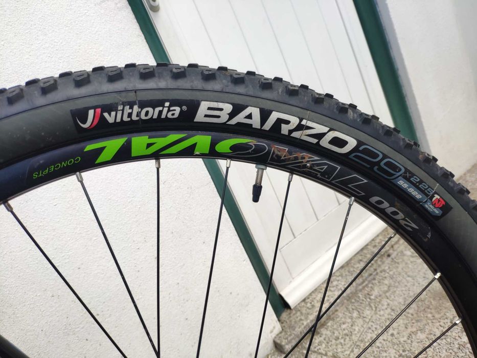 Bicicleta Fuji Carbono 29” – Deore XT & Manitou