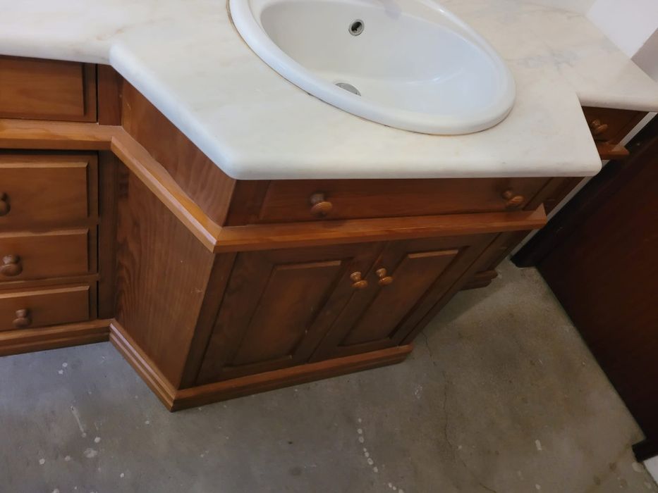 Móvel de casa de banho usado