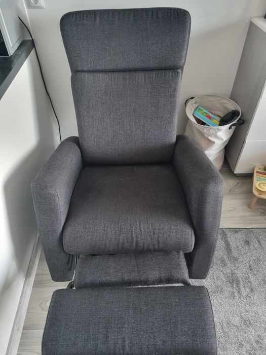 Fotel obrotowo-bujany z podnóżkiem # Uszak