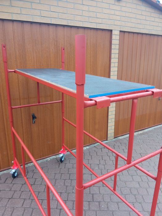 Rusztowanie przejezdne na kołach podest