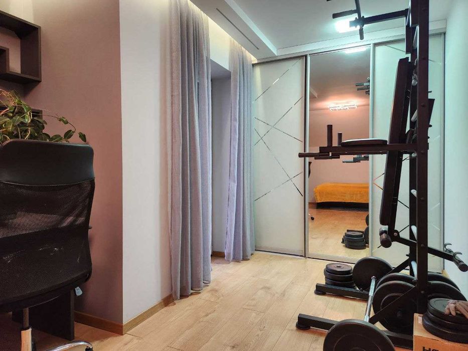 Продається сучасний будинок з ремонтом, меблями, повною автономією