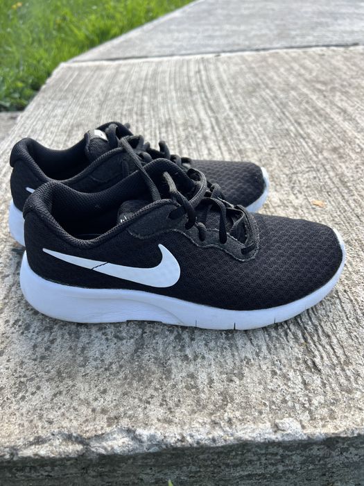 Продам жіночі кросівки Nike