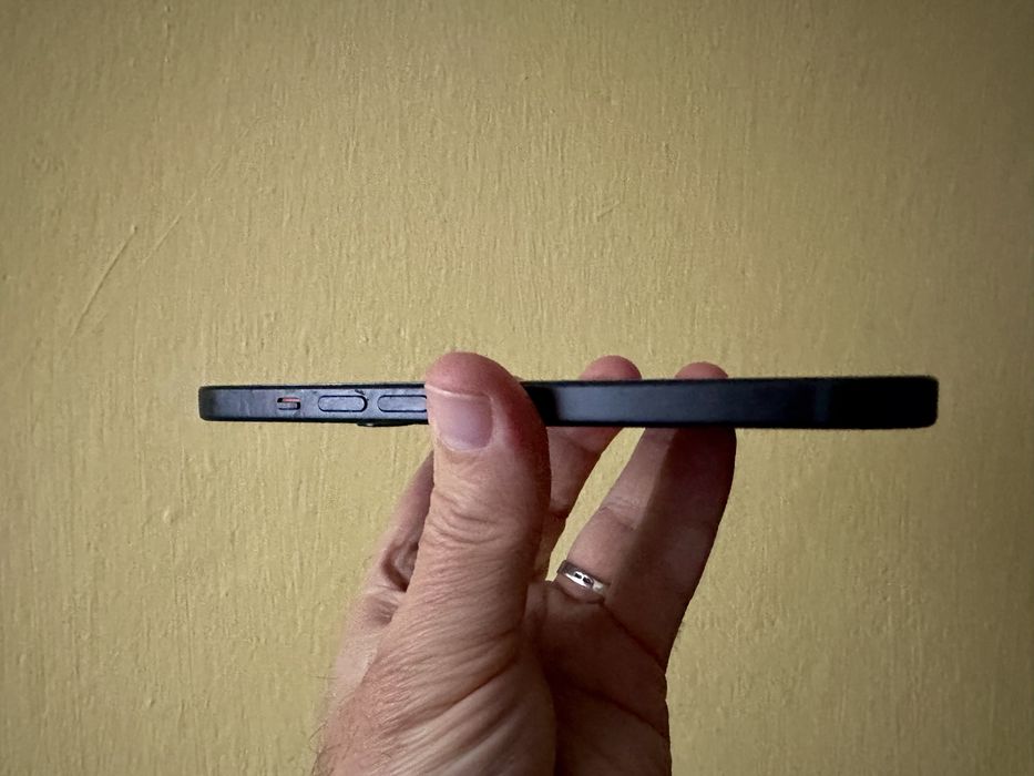 Iphone 15.  128г.  Face ID -. АКБ 86%