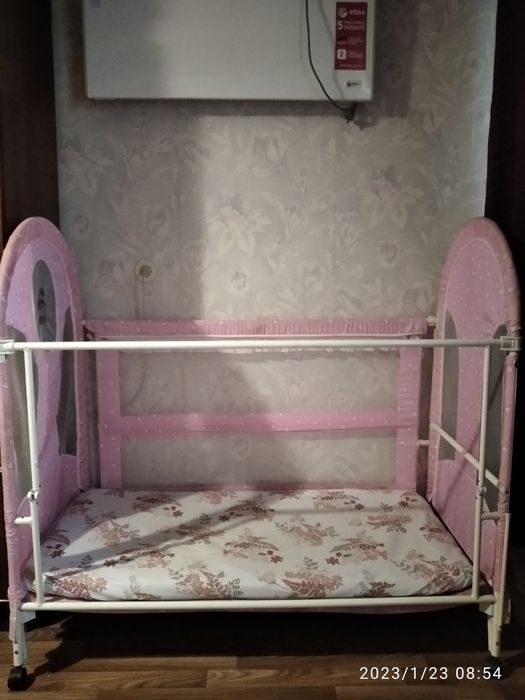 Кроватка детская.