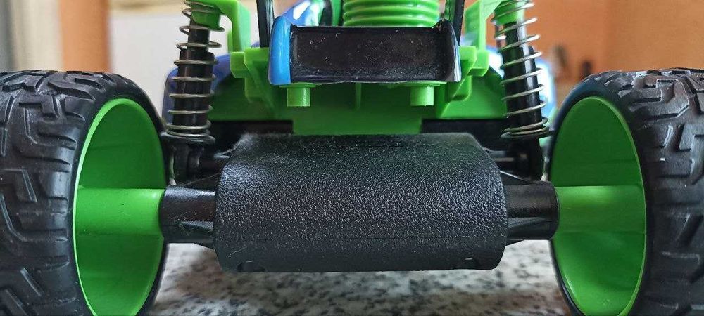 Великий позашляховик на радіокєруванні, гонча Багі, масштаб 1:16, 26см