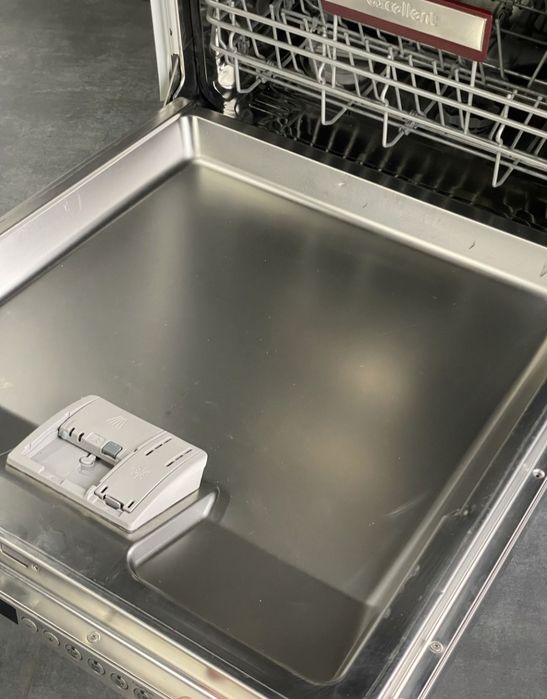 Посудомийна машина NEFF