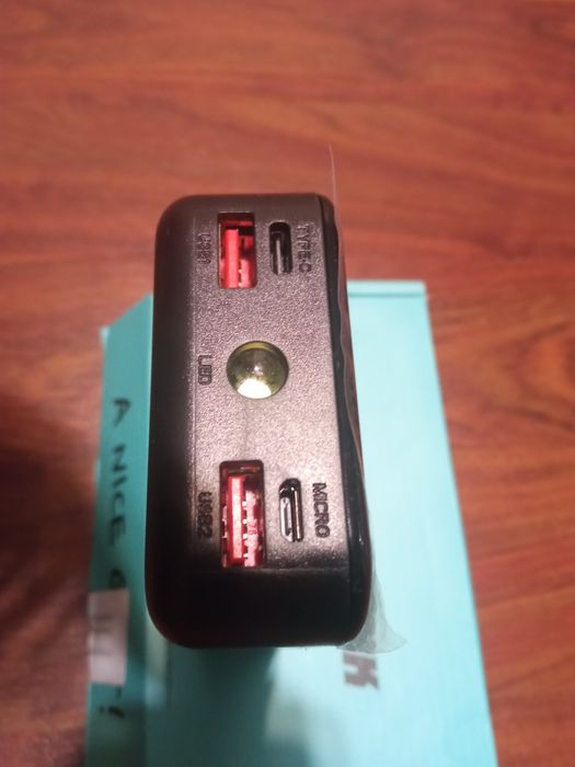 Павербанк 20000mAh, 22.5w з ліхтариком, новий