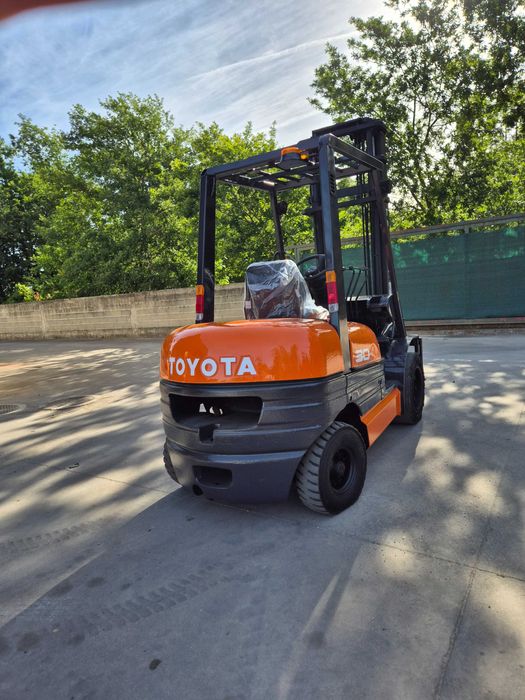 Empilhador toyota 3000kg
