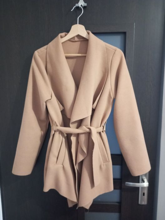 Płaszcz na wiązanie