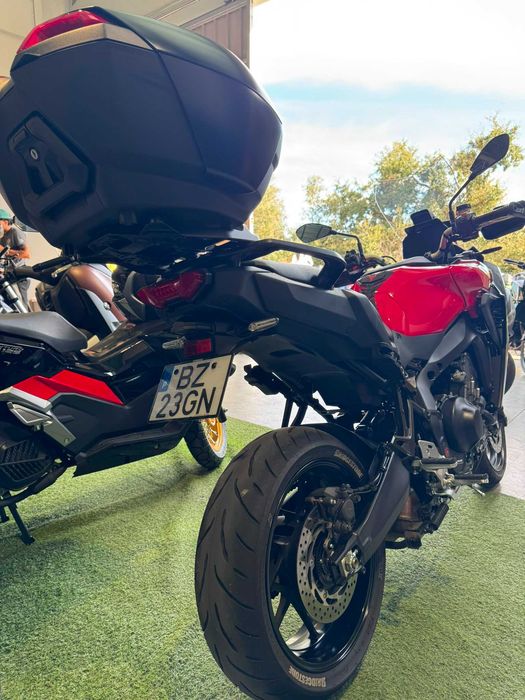 MOTO YAMAHA TRACER 09
