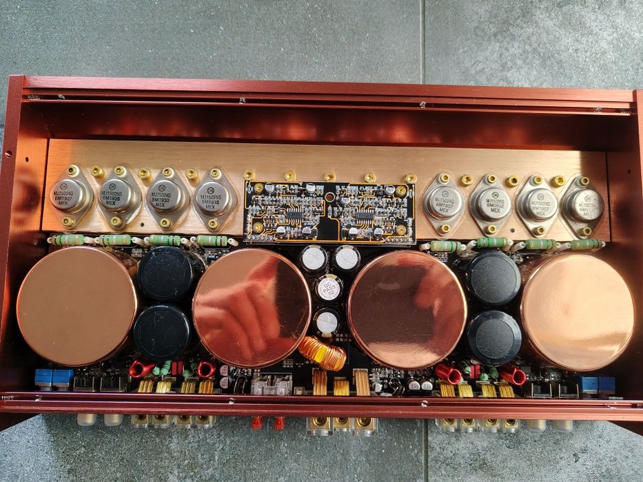 Audiofilski wzmacniacz samochodowy Absolute 4x120W  Steg Audison DLS