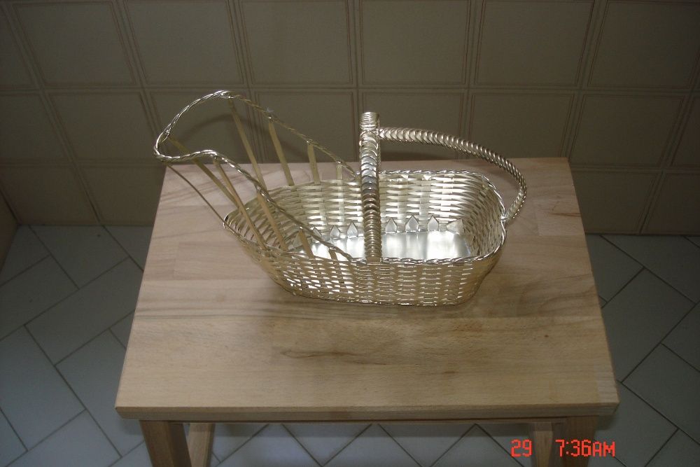 Cesto entrançado fino para garrafa