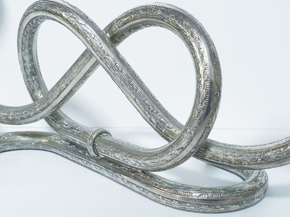 Par de fantásticos antigos invulgares castiçais em casquinha