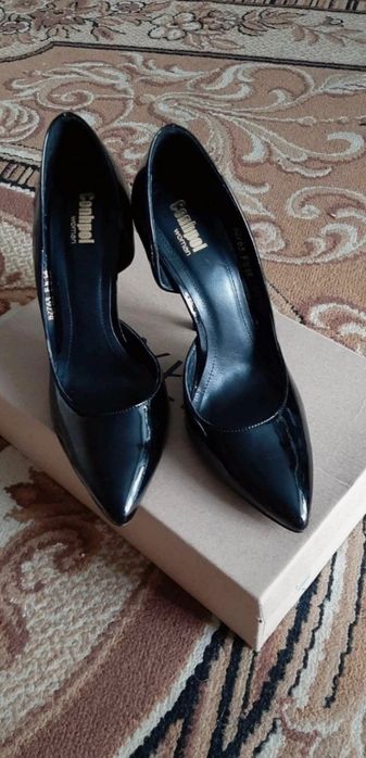 Nowe czarne szpilki 38