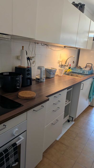 Quarto Matosinhos centro para arrendar mensal ou semanal . schedule visit