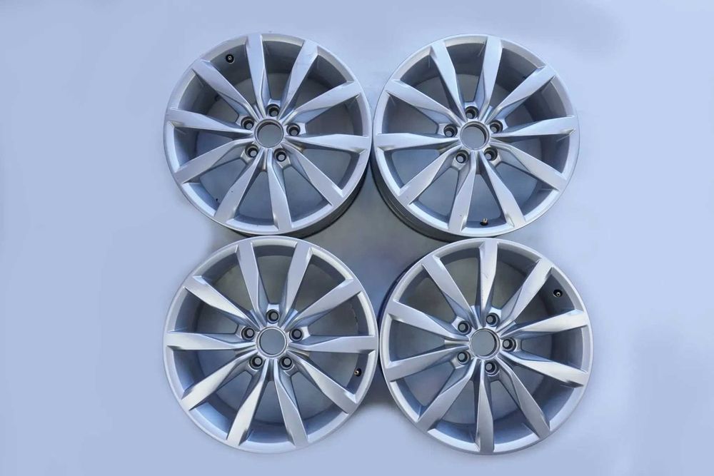 4X Felga aluminiowa 7JX17 ET49 5X112 Vw Golf VII
