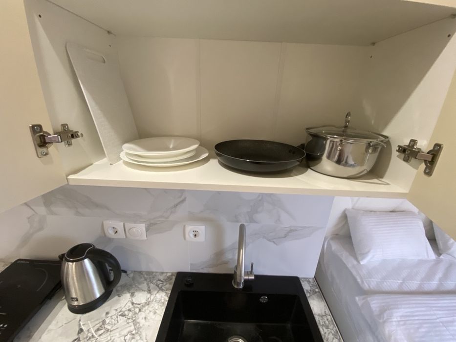 Апартаменти всі номера з кондиціонером, нові після ремонту, з кухнею.