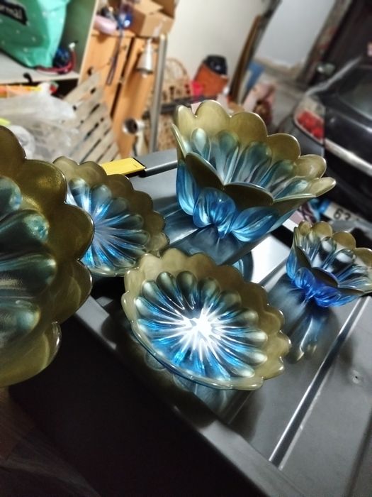 Peças de louça decorativas