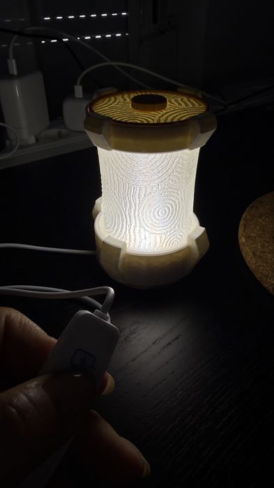 Candeeiro LED estilo Zelda com 3 modos e brilho ajustável