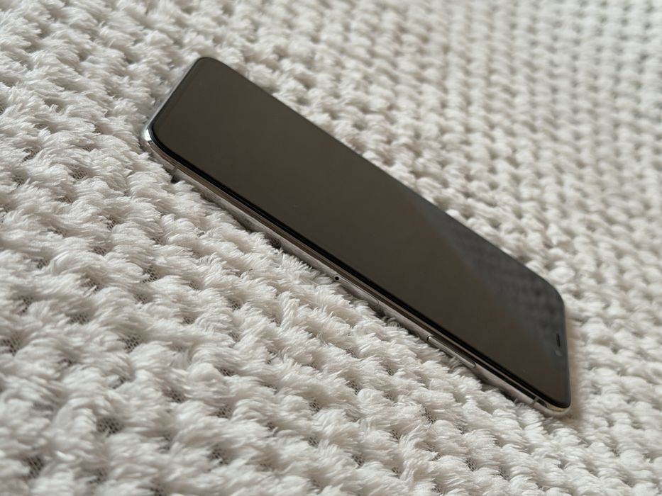 iPhone 11 Pro Max srebrny