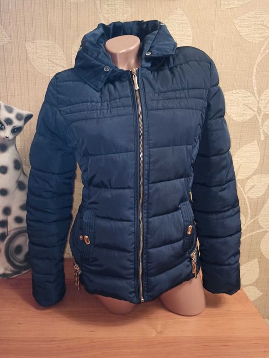 Жіноча зимова куртка, розмір S (наш 44)