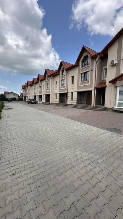 Продаж; таун-хаус; Чернівці; В. Кучурів;