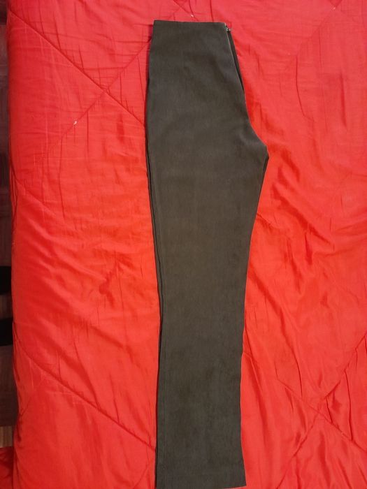 Calças Castanhas com Acessórios