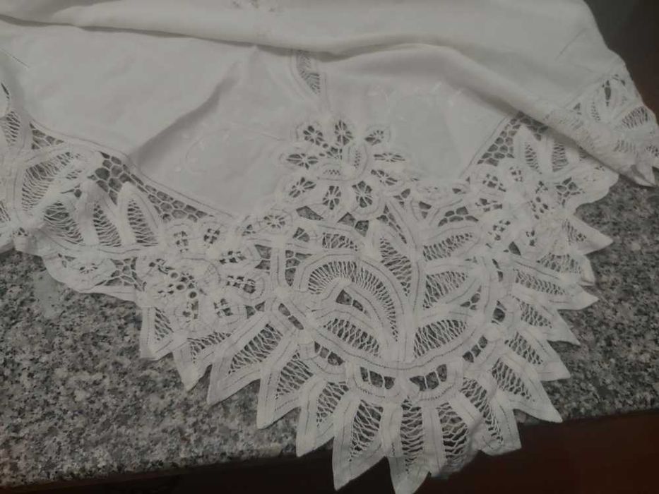 Toalha de Mesa Branca Retangular