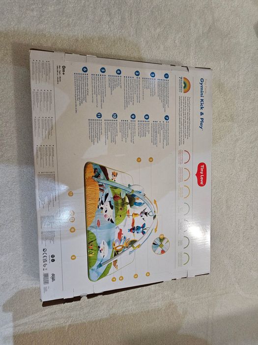 Tapete de atividades para bebé da marca Tiny Love