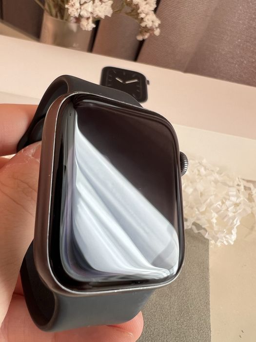 Apple Watch Series 5 | 44mm | GPS + Cellular (LTE) | Працює в Україні