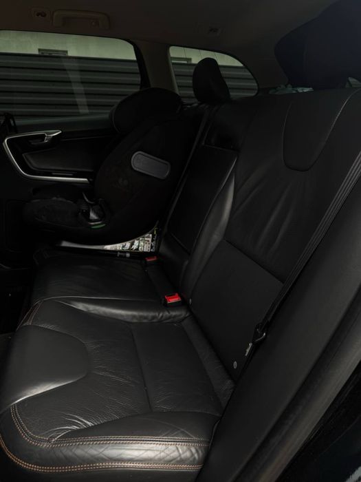 VOLVO XC60 D5 2.4