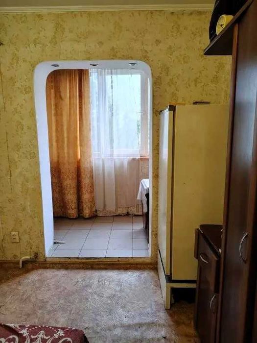 Кімната в квартирі Князя Володимира Великого Балкон 3 сусіда Терміново