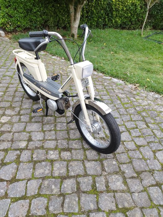 Peugeot mobilete 102