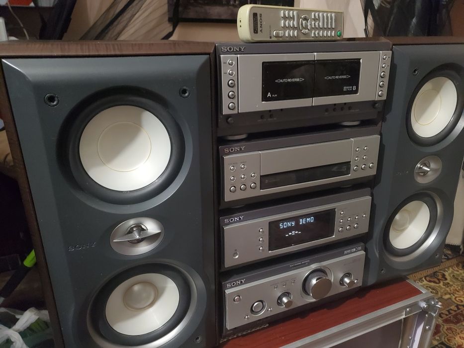 Музыкальный центр SONY MHC-S3.
