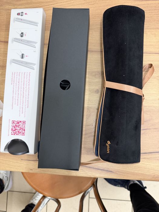 Dyson Corrale straightener hs03