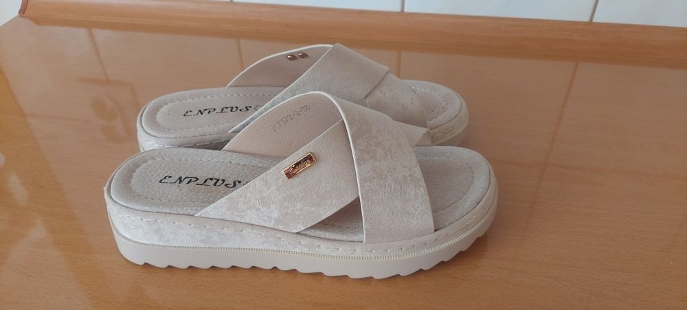Klapki nowe r.38