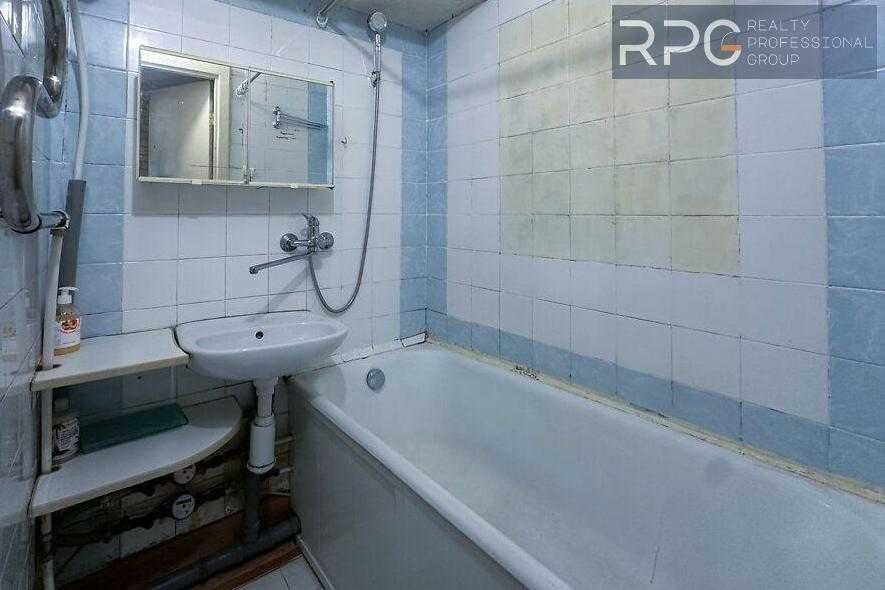 Продається 3к. квартира по вул. А.Солов'яненка,8  рк