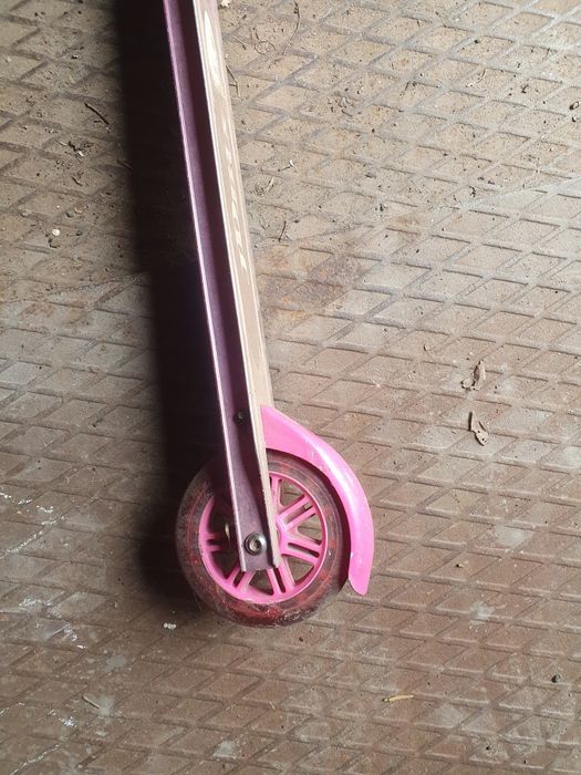 Дитячий самокат для дівчинки