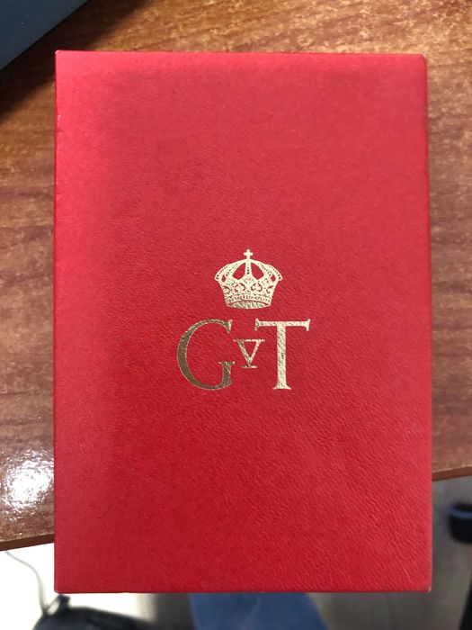 Abotoaduras em esmalte de alta qualidade para apresentação