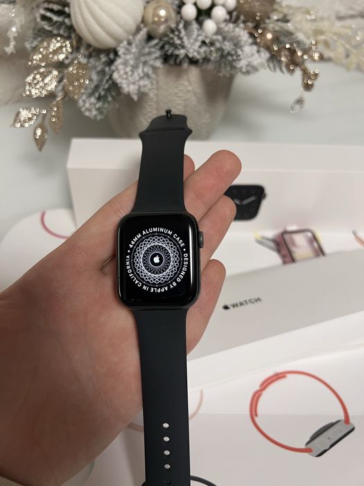 Apple Watch 5 44mm Black ідеальні, повний комплект