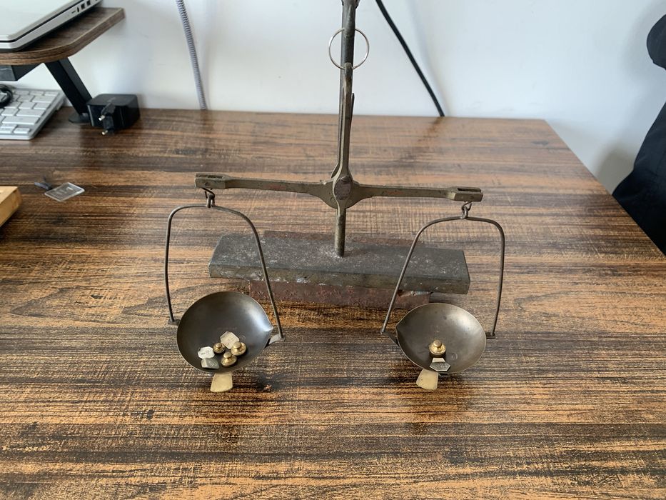 Balança antiga de precisão