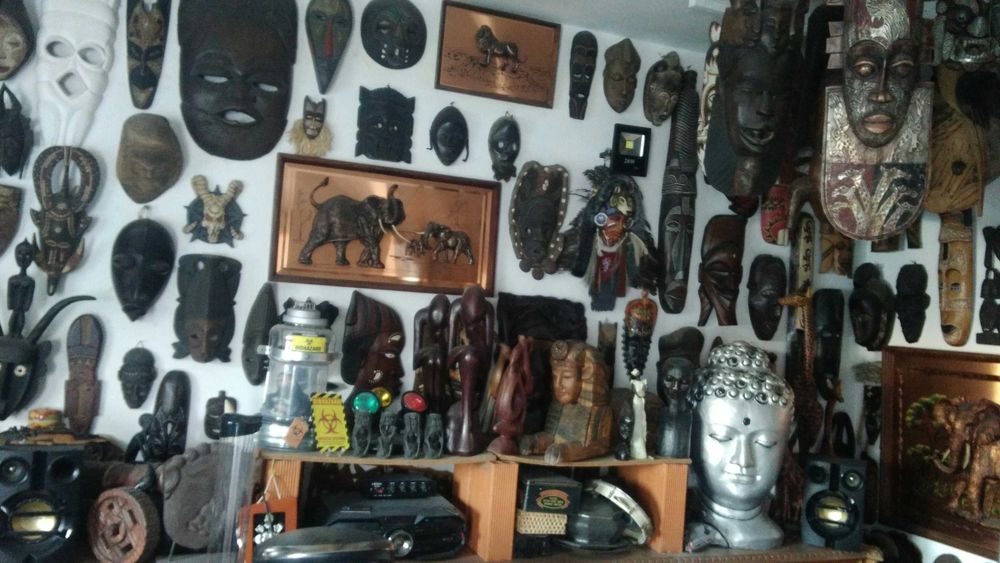 Centenas Máscaras e Estátuas Africanas (coleção)