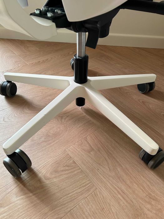 BEJOT Fotel Obrotowy Eleven EL103 white, krzesło biurowe