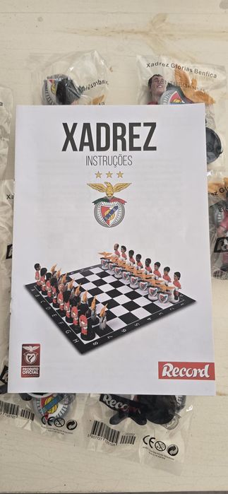 Jogo de Xadrez " Glorias SLB" Benfica - Novo / Completo
