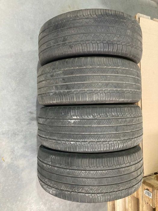 Michelin Latitude Tour HP 235/55 R17 — комплект 4 літніх шин преміум-класу, 4-5 мм