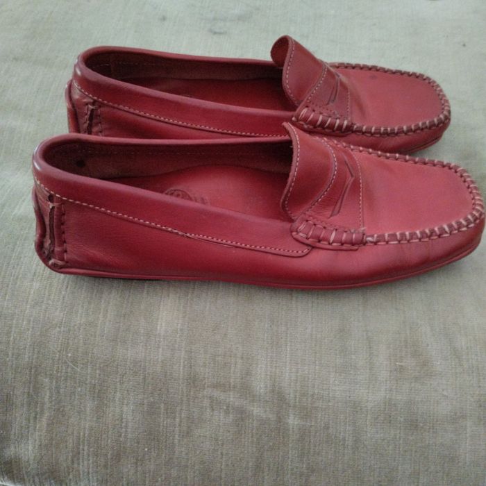 Mocassins vermelhos 35