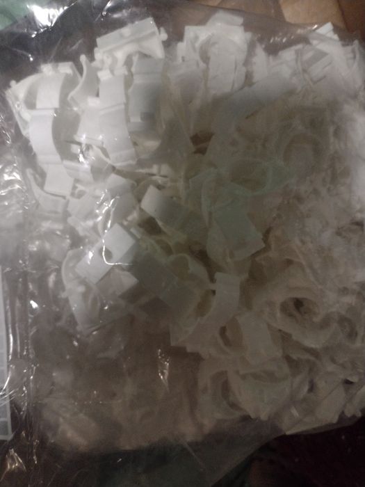 Uchwyt zamykany dla rury 22