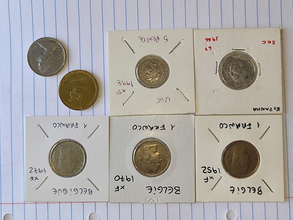 Lote de moedas de vários países - são 51 moedas