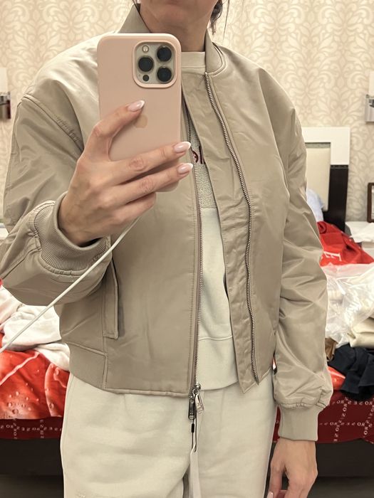 Стильний бомбер Calvin Klein,  розмір XS-S